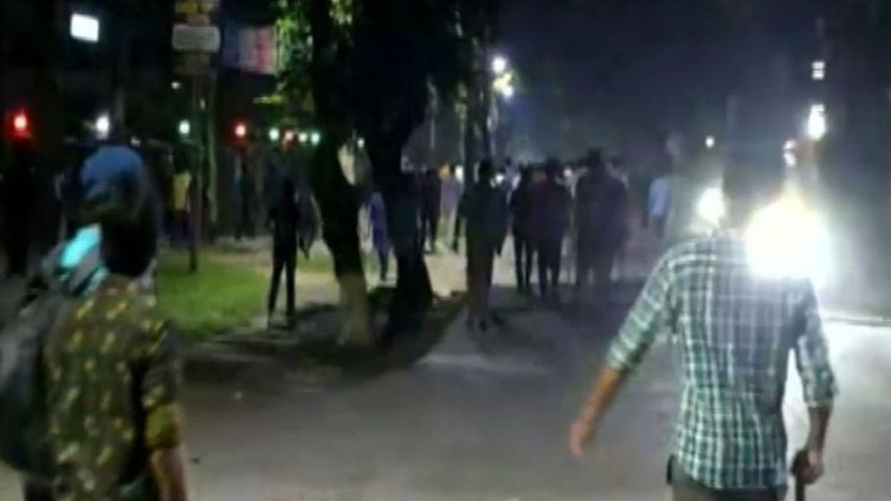 বাকৃবি শিক্ষার্থীদের ওপর বহিরাগতদের হামলা